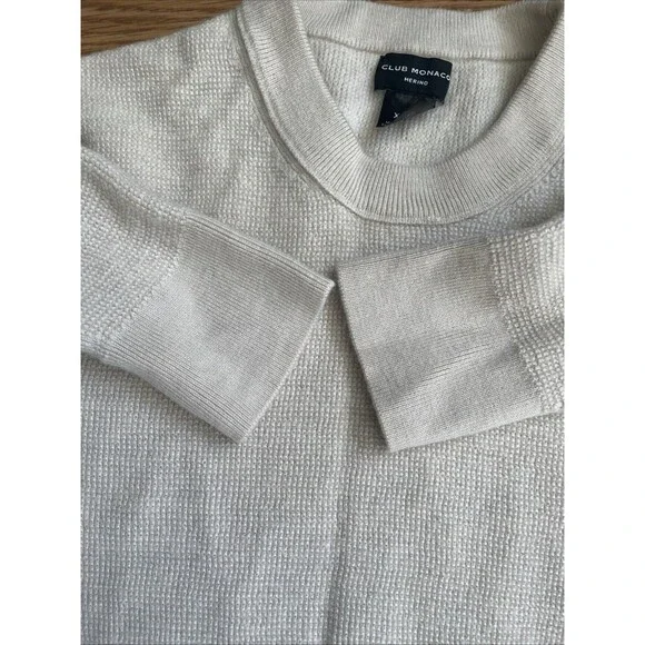 Club Monaco Men's Crew Neck Waffle Knit 100% Wool Sweater Heather Cream Beige